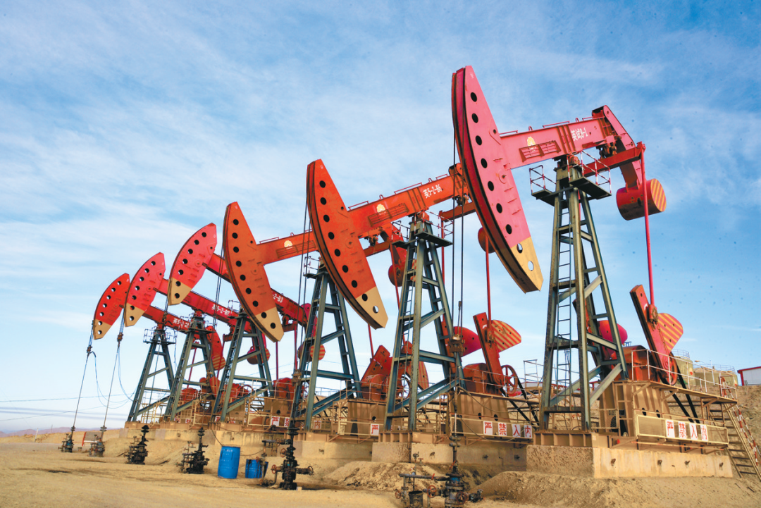 中国石油在世界海拔最高的油井-青海油田狮20井施工