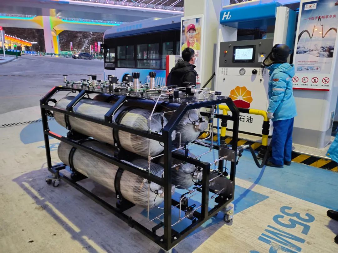 中国石油为冬奥主火炬加注氢能的储氢瓶组