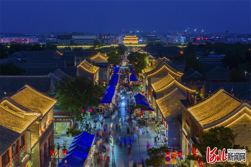 图为山海关古城夜景.通讯员王金磊摄