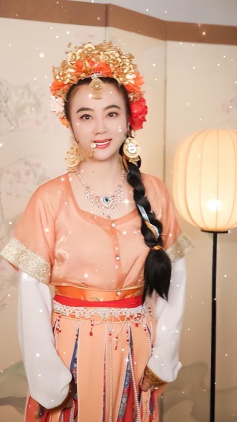 59岁李玲玉再扮西游记玉兔精眼神灵动让人着迷