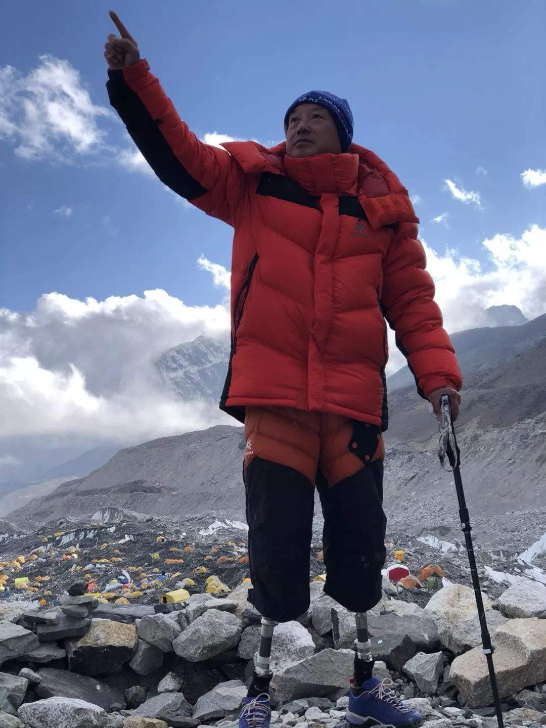 △中国登山协会成员、肢残运动员登上珠峰第一人夏伯渝