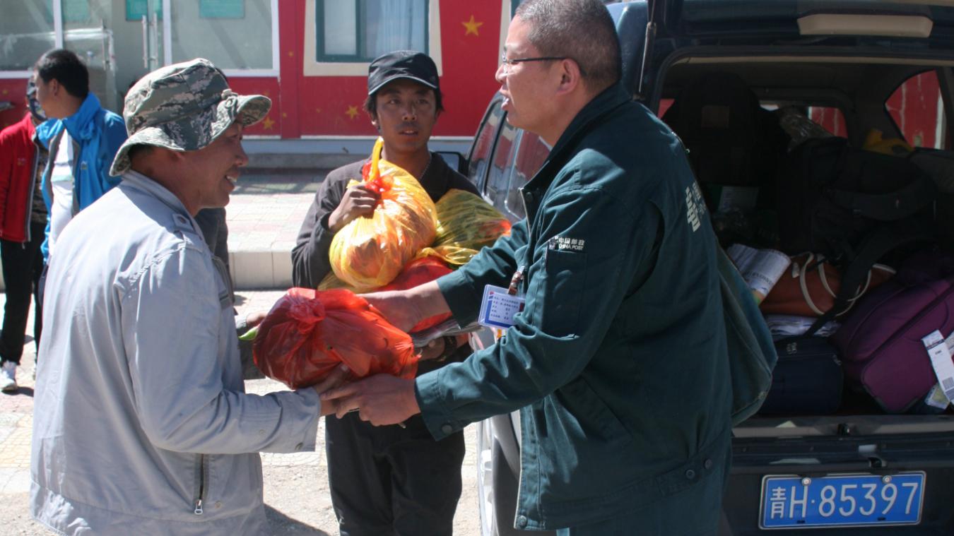 中国邮政格尔木分公司供图在做好自己的本职工作基础上,葛军还积极