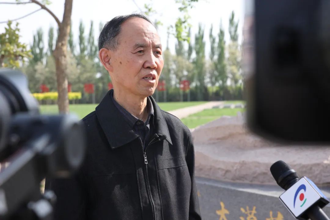 李德明老人讲述曾赴北京采访红军女战士陈美珍的经历