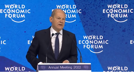 朔尔茨出席达沃斯世界经济论坛2022年年会，图源：外媒视频截图