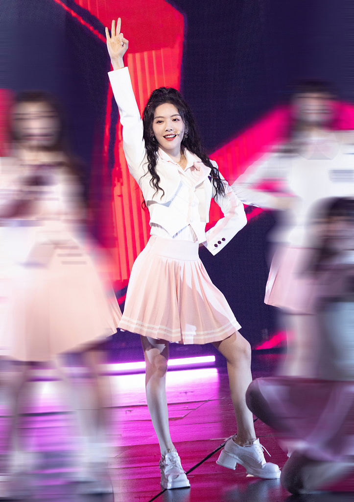 蔡文静造型甜美.蔡文静女团造型甜美十足.蔡文静跳舞.