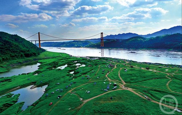 鸟瞰重庆江心岛④麻柳南坪坝岛风吹草地现牛羊