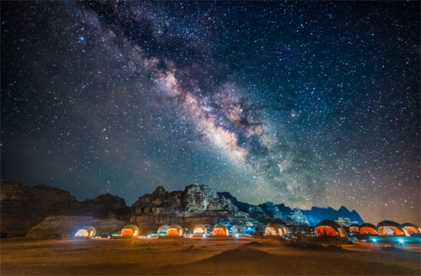 　　瓦迪拉姆的星空帐篷