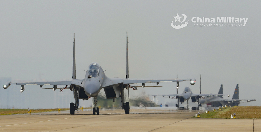 南部战区苏-30战机 图源：中国军网/军网英文