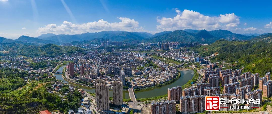 青山绿水环抱的永泰县城.林双伟 摄