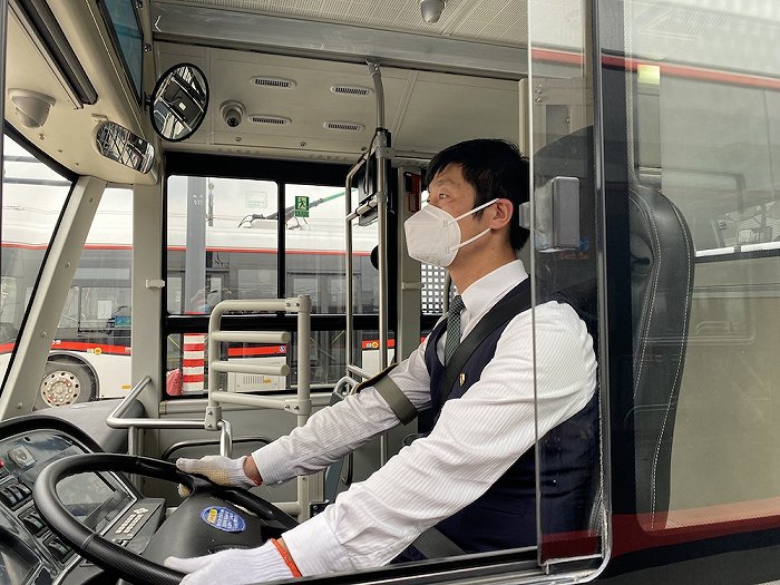 71路中运量公交车驾驶员方进.受访者供图