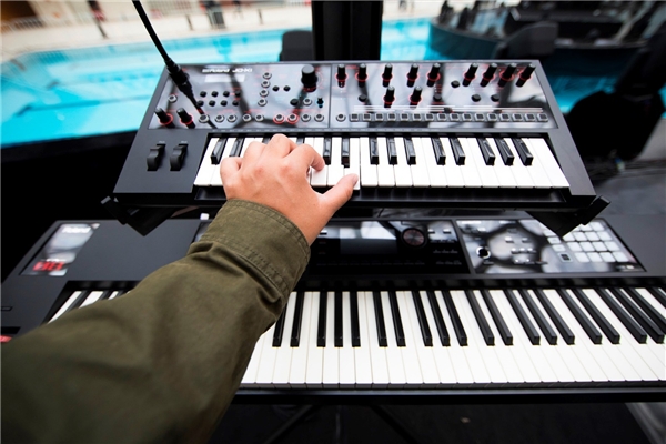 退休生活可以更精彩 伴财学堂电子琴课让中老年群体老有所学