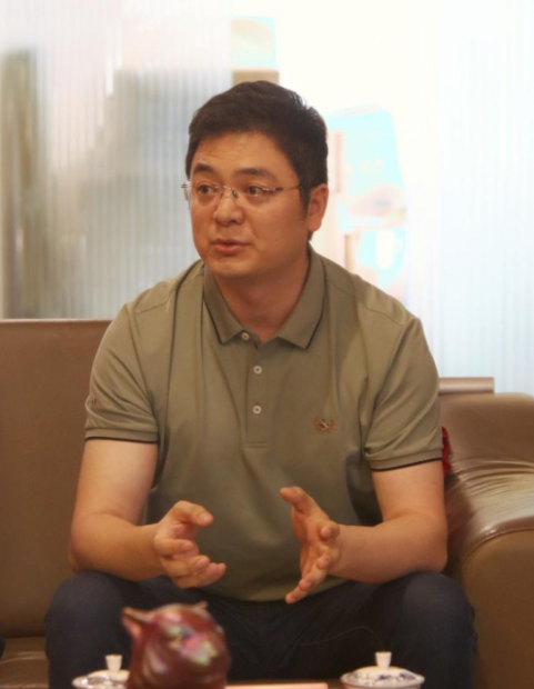 (收藏天下总裁董文星)董文星表示,收藏天下十多年来