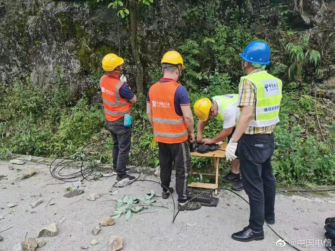 最高烈度9度 应急管理部发布四川泸定6.8级地震烈度图_手机新浪网