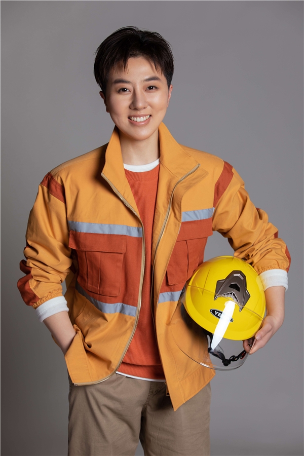 小百花首部现代戏《钱塘里》服装造型设计师张颖为让