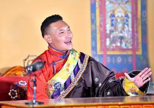 世界最长活史诗格萨尔王传传唱千年的民族艺术瑰宝