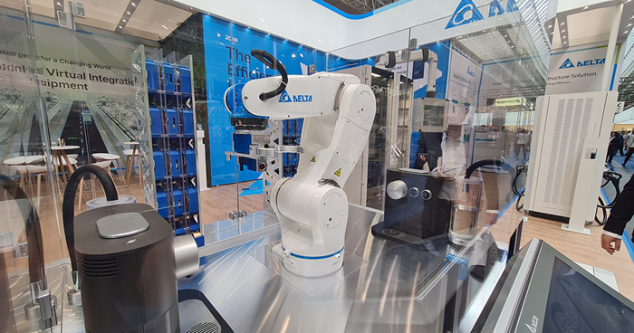 　　台达咖啡制作机器人工作站,轻松兼容工业自动化解决方案