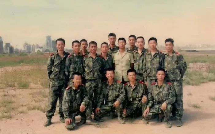 救了一车人的英雄动车司机杨勇是一名武警退役老兵