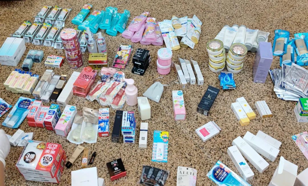 案值104万拱北海关查获一起海南离岛免税套代购走私案