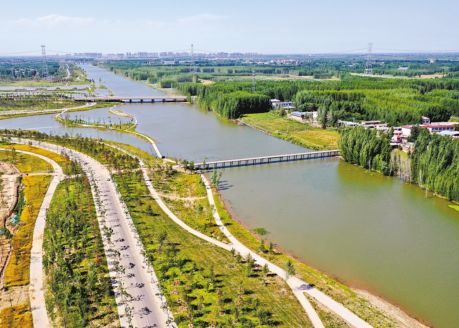 近日拍摄的雄安新区白沟引河. 河北日报记者 史晟全摄