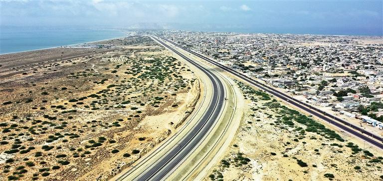 图为位于巴基斯坦西南部俾路支省的瓜达尔东湾快俾.