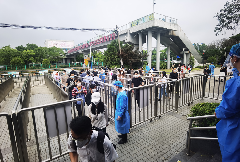 泗泾站早高峰进站客流大上海地铁优化验码流程采取绕行限流