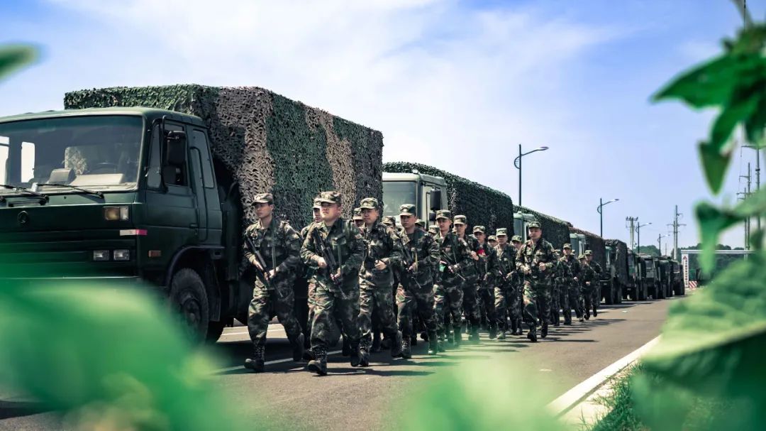 高清大图直击火箭军某部超燃练兵现场