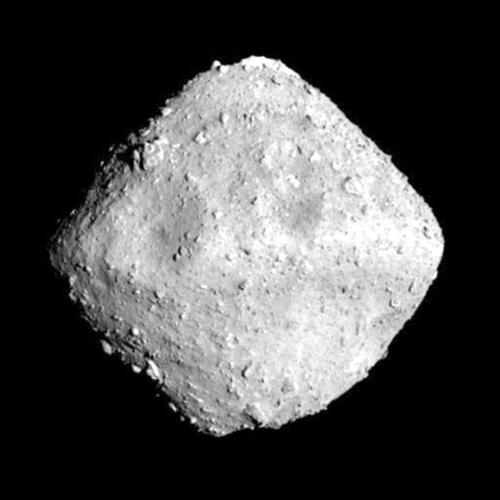 “隼鸟2号”拍摄的小行星“龙宫”照片。图片来源：日本宇宙航空研究开发机构