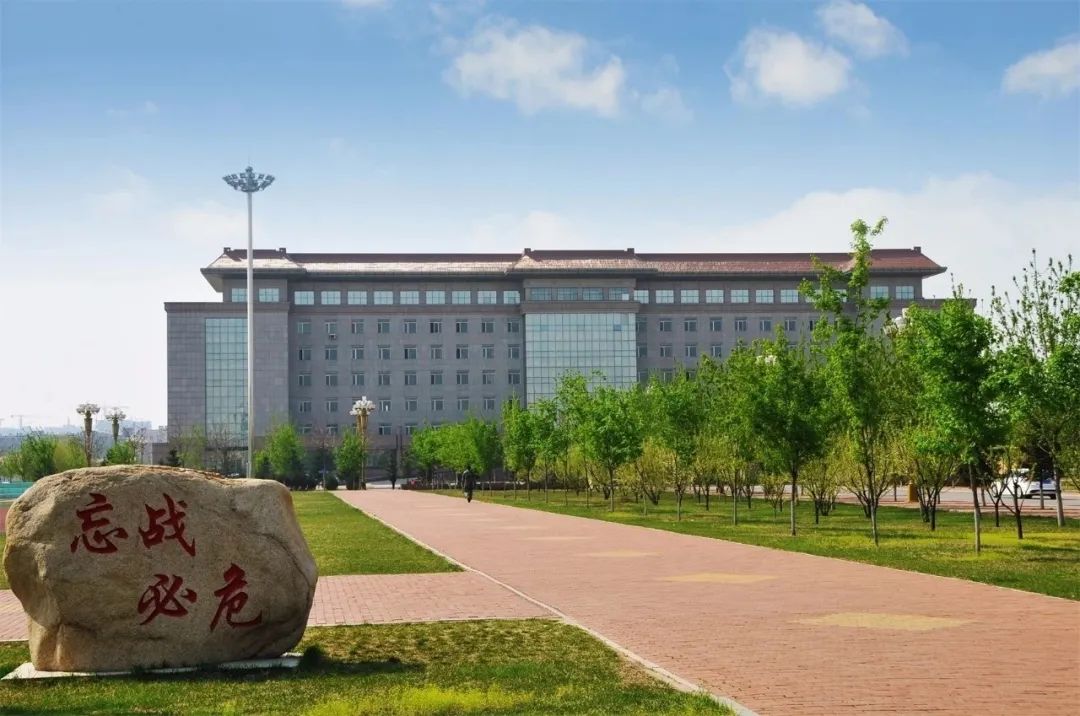 院本部位于安徽省合肥市,下设南京校区,郑州校区和士官学校(沈阳),是