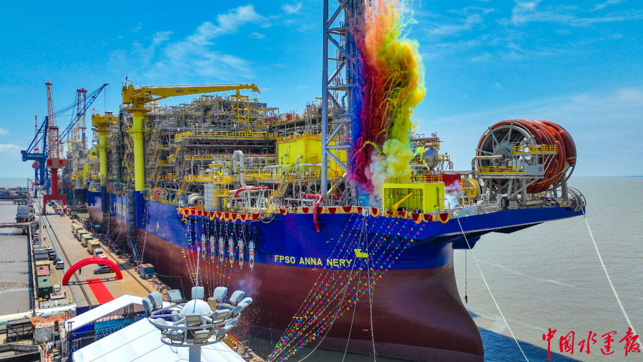 超大型油轮猎鹰华丽变身海上油气工厂启东中远海运海工猎鹰轮fpso改装