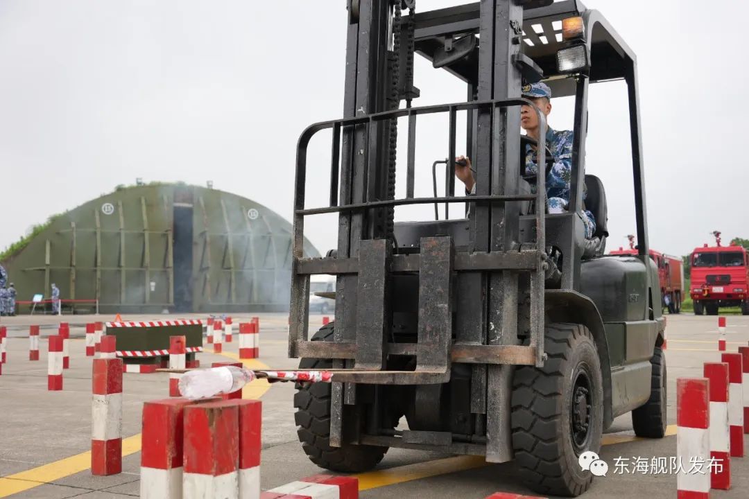 热血场站兵鏖战比武场