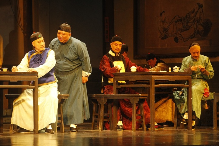 蓝天野担任首版主演的这部剧,何以风靡至今?| 文化新观察