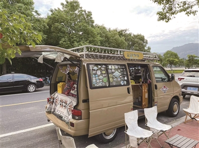 最新户外网红移动咖啡车成城市流动风景线