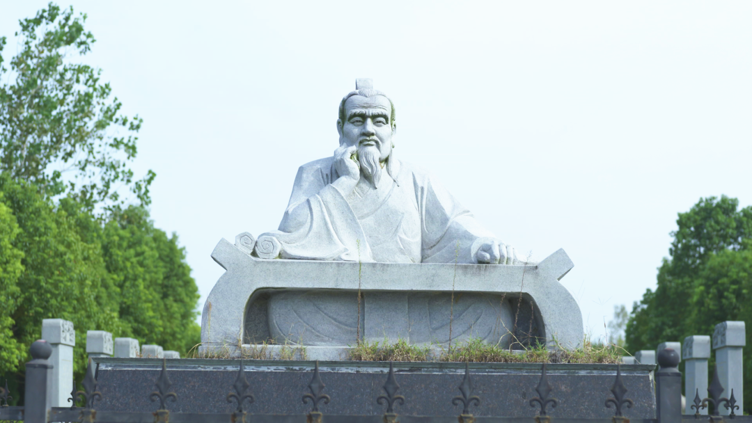 潢川县春申君黄歇雕像