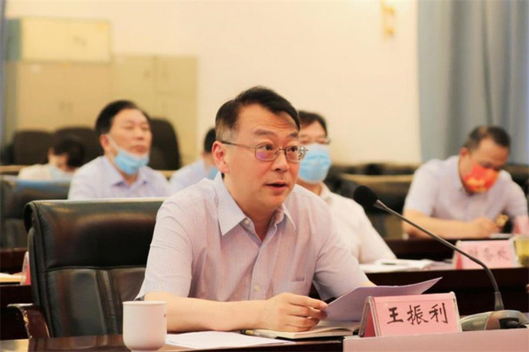 河南省商务厅党组书记,厅长王振利发言(王子谦摄)