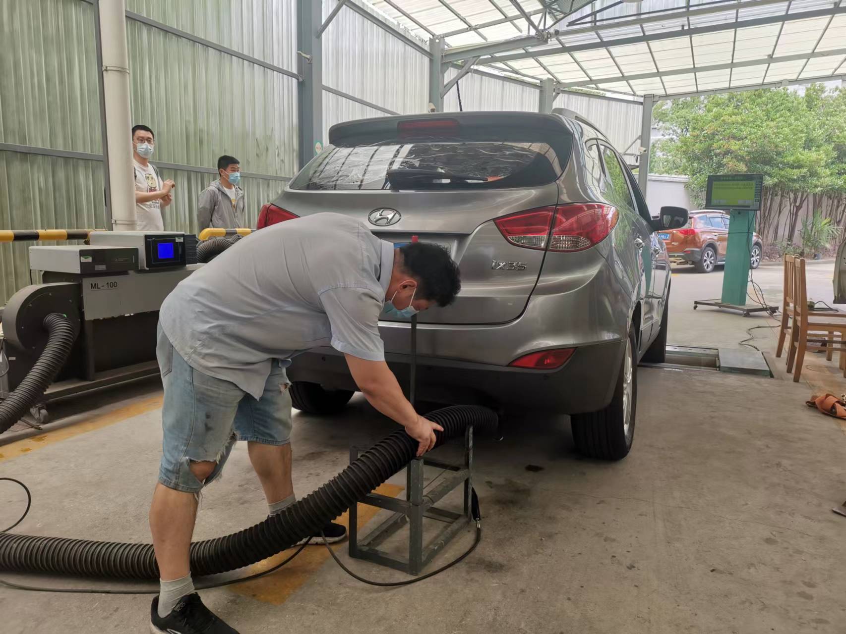 视频丨机动车检测站满负荷运转,逾期车辆可延期办理年检|检测站_新浪