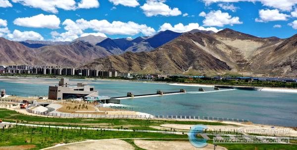 拉萨河河势控导工程(滨江花园段)全景 (通讯员 王锐 摄)