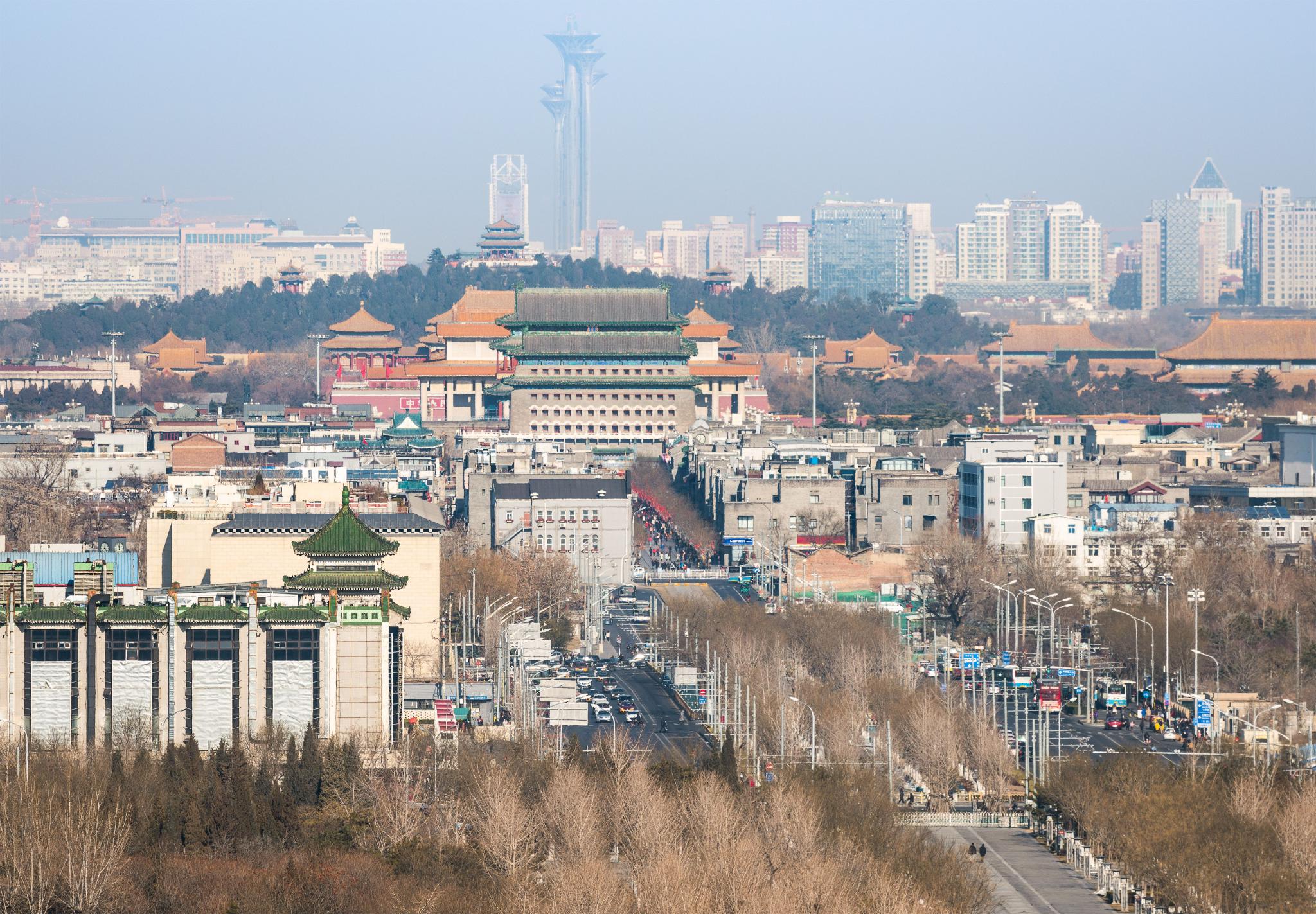 沿中轴线向北远眺,北京城市景观和发展格局尽收眼底.图/ic photo