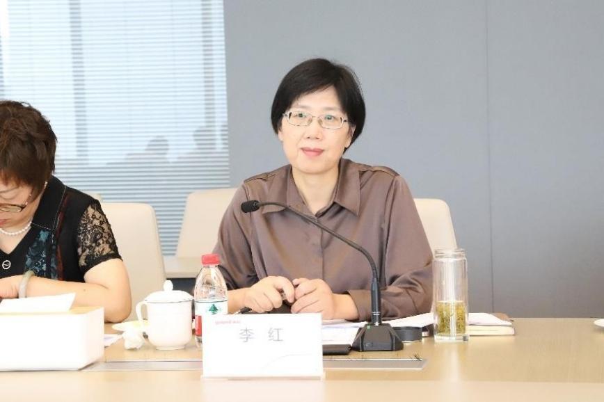 图:江苏大学副校长李红致辞