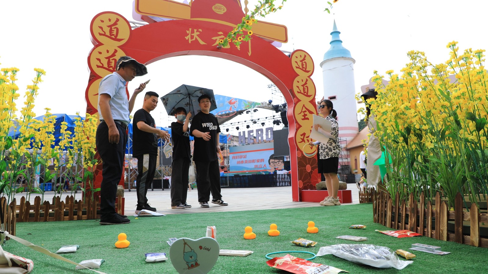 《黄霄云领唱星辰大海,道道全世界之窗万名毕业生大趴圆满收官!