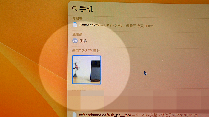 在新一代macOS内，输入“手机”，即可找到含有手机的图片