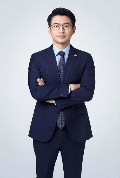 ��ֲ����CIO�칫����ϯ���Է���ʦ ����