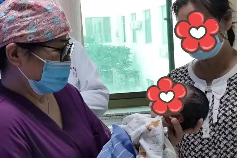 专访新生儿科主任吕红霞 | 医生不光是治病,也是在创造另一种人生