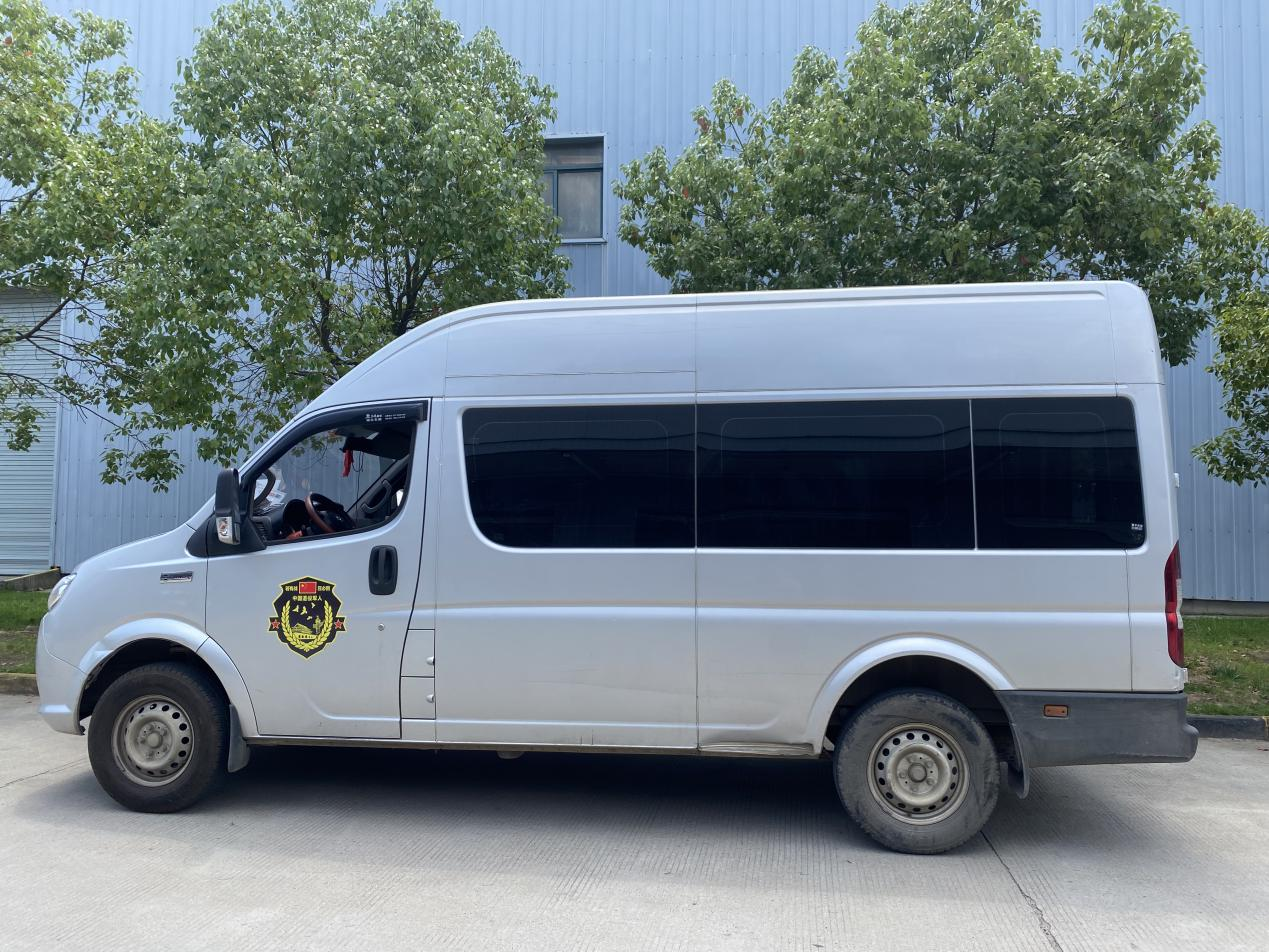 是"英雄本色",更是家中"顶梁柱".