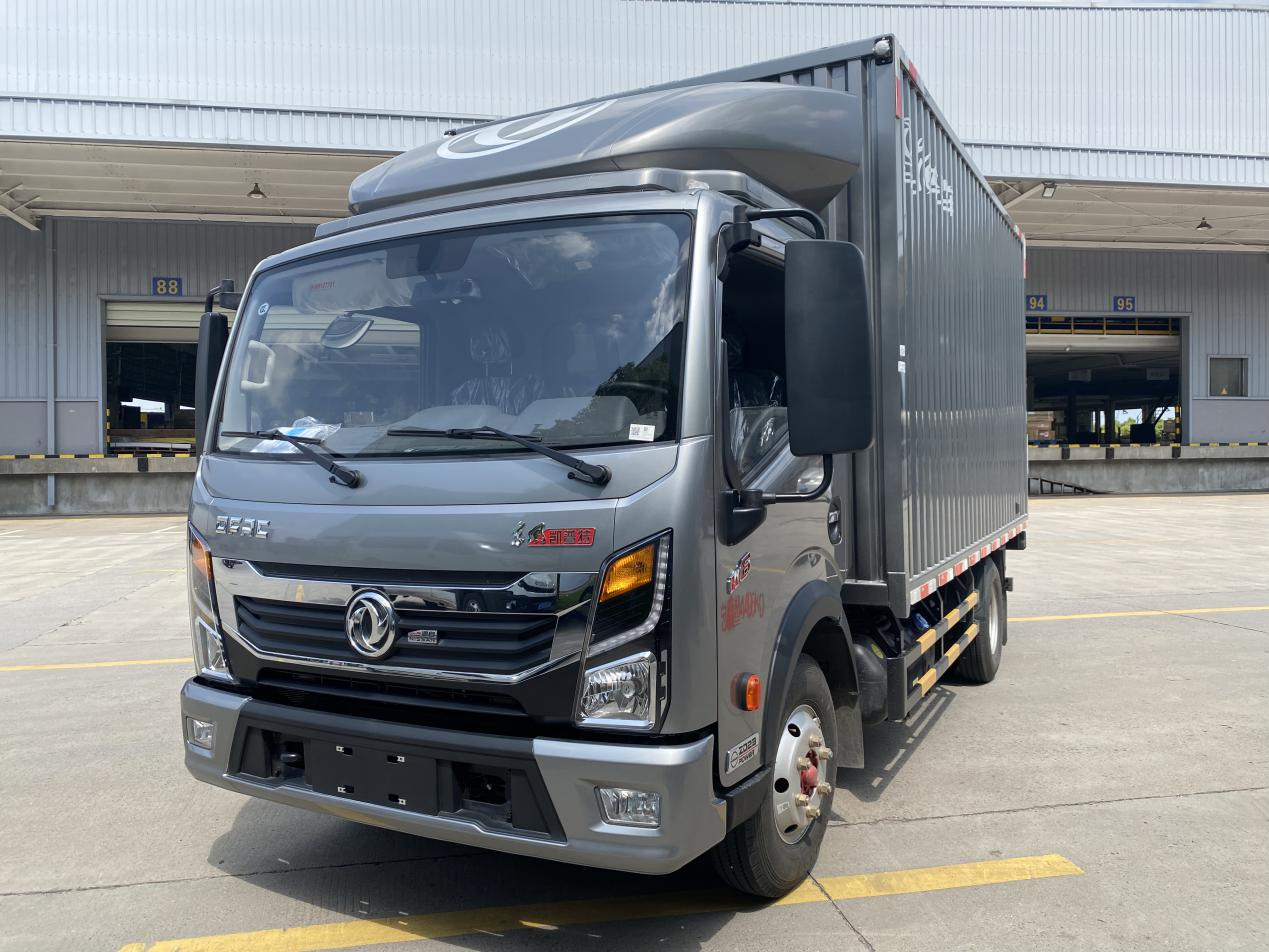 初心坚守,御风勇行!顺丰小哥获"东风轻型车勇行小哥"称号