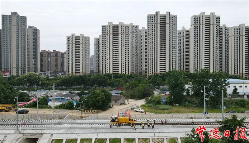 常益长高铁常益段正式进入铺轨阶段_手机新浪网
