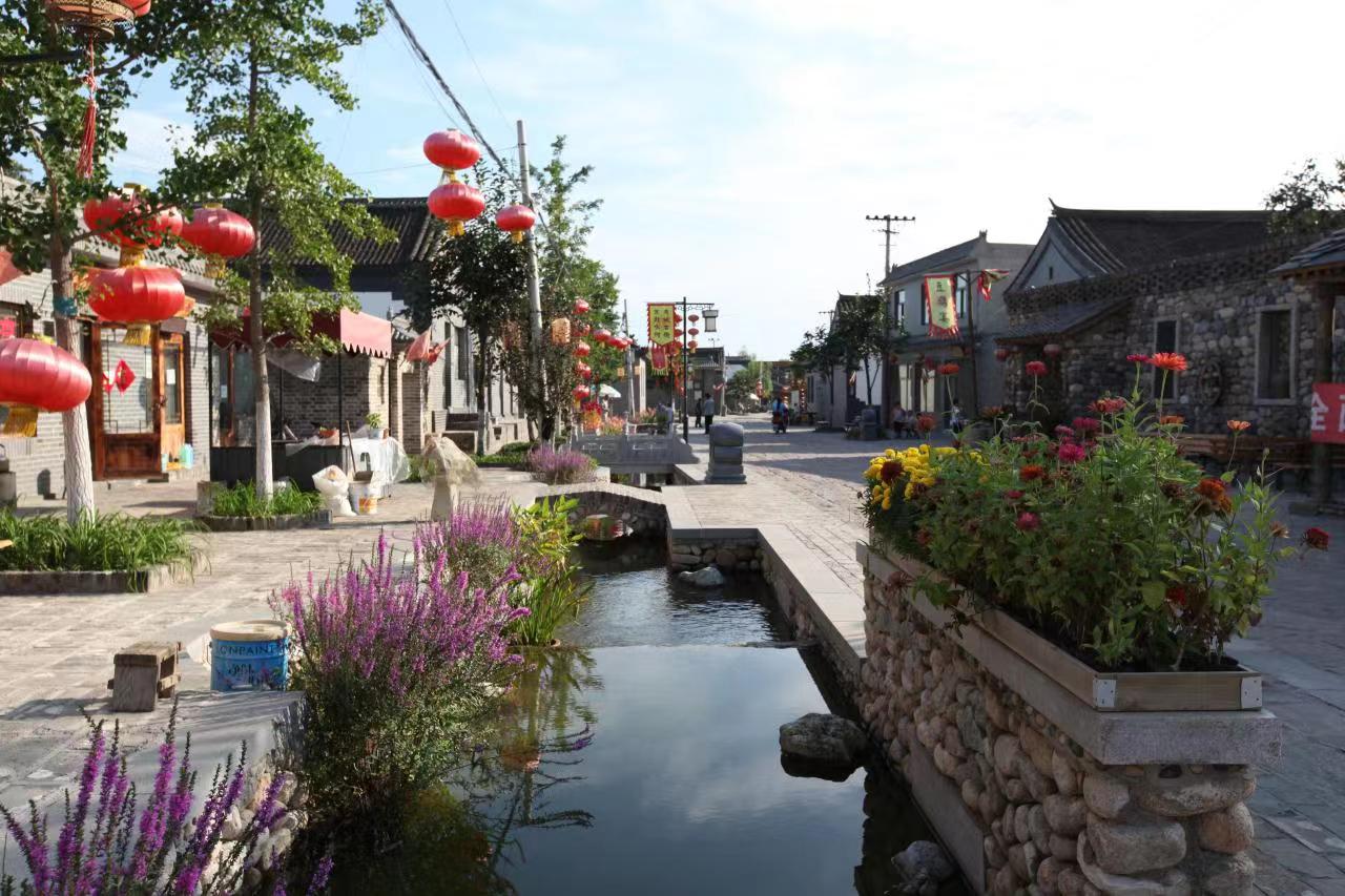 系列报道北京乡村振兴故事八雁栖湖畔的美丽乡村怀柔区范各庄村