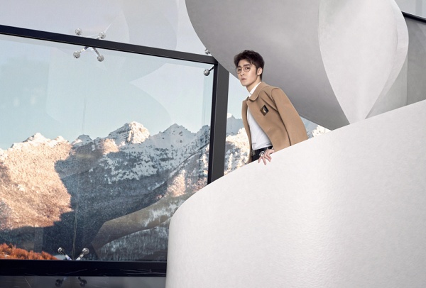 华人珠宝设计师dennissong千万级作品亮相格莱美颁奖典礼