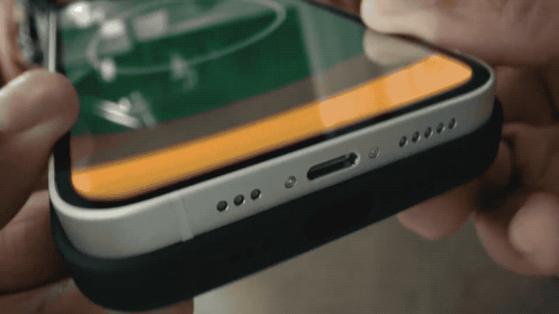 ▲ MagSafe 不僅僅是充電,還有磁吸