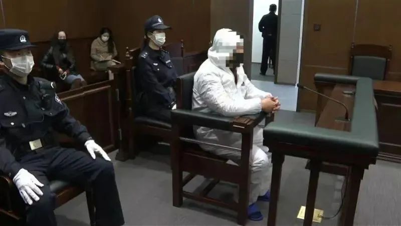 烟头扔窗外男子被判高空抛物罪获刑半年