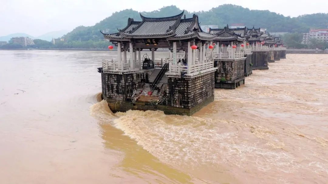 韩江2008年以来最大流量!潮州供水枢纽闸门全开泄洪!